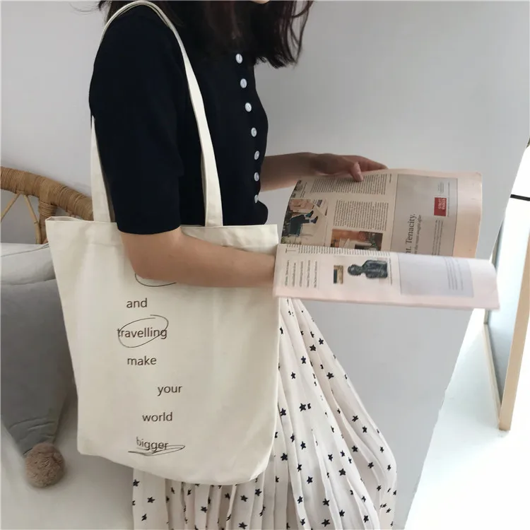 

Literary teen Street Pat graffiti alphabet simple single shoulder bag canvas schoolgirl bag portable green shopping bag Tide man