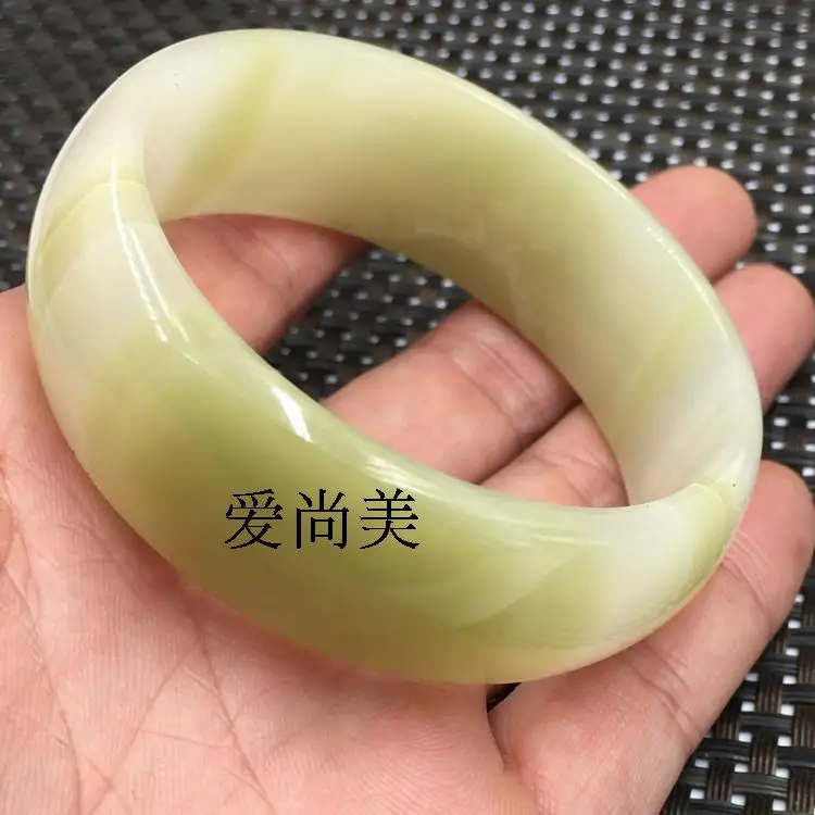 China Natural jade Bracelet bangle 61mm diameter Woman bangle-in