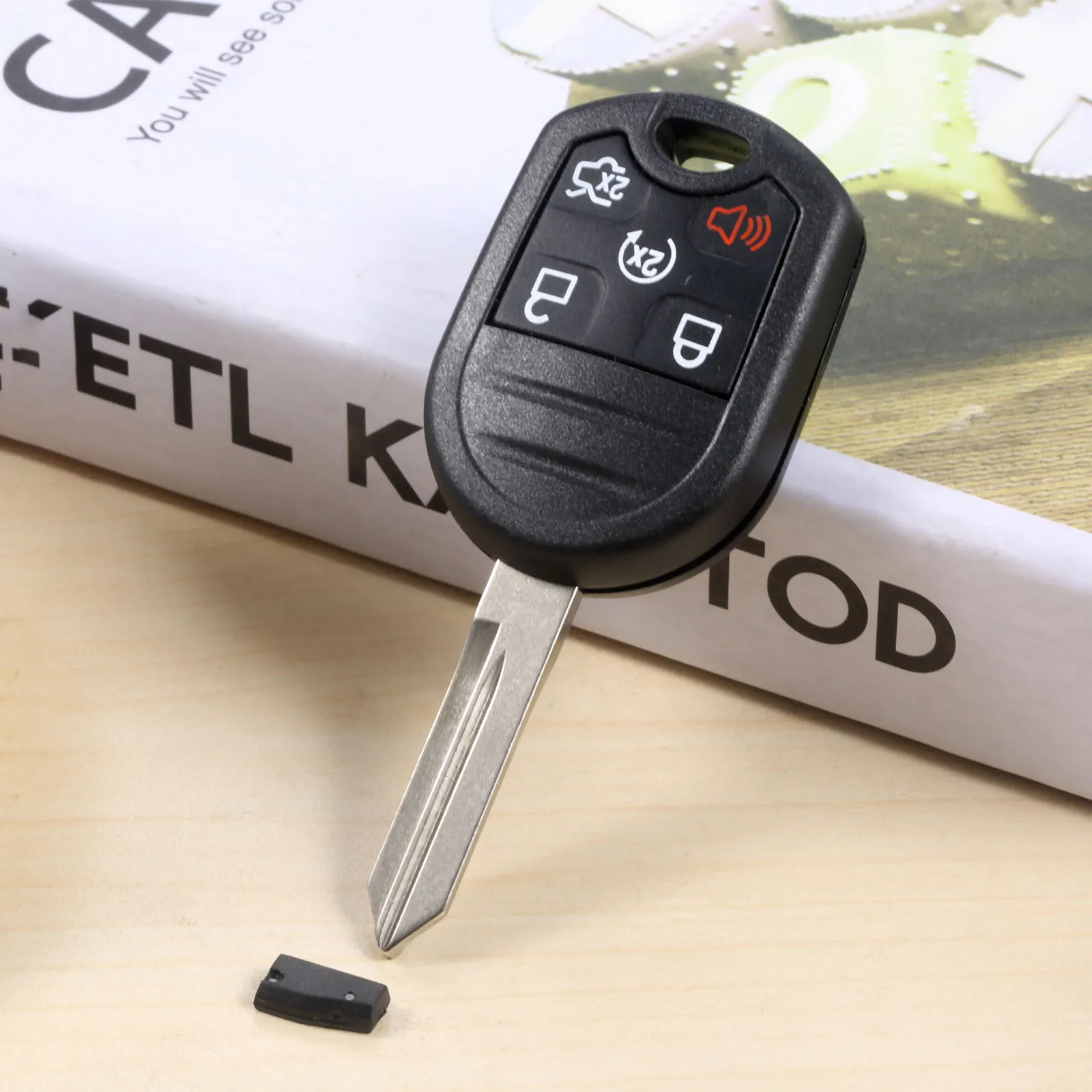 

Remote Key 315MHZ ID83 4D63 CWTWB1U793 For Ford Edge Expedition Explorer Flex Focus Mustang Taurus Lincoln MKS MKX Mavigator