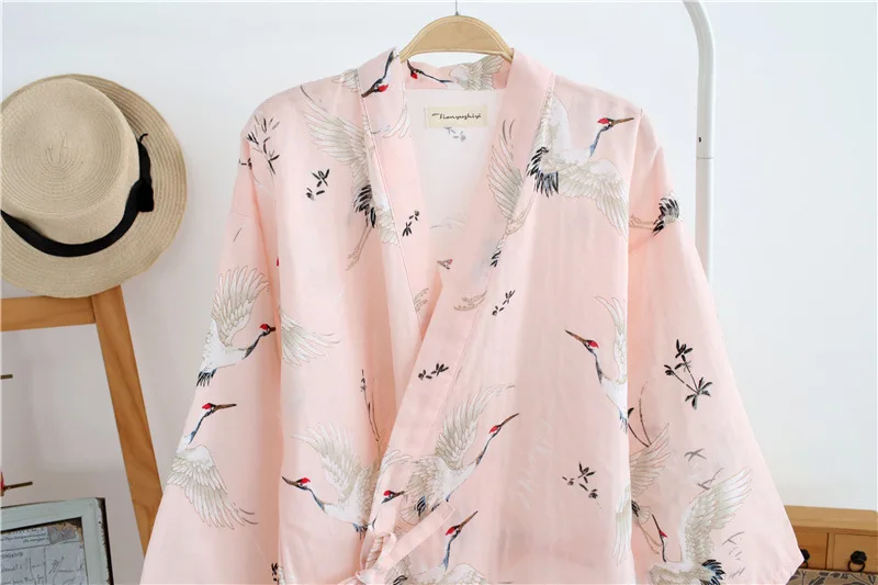 Лето Осень Хлопок халаты двойное газовое кимоно Ночная рубашка простая природа журавль тонкая секция свободный большой размер Домашний банный Халат