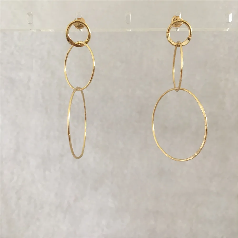 

CASUAL GOLD COLOR HAMMERED TRIPLE CIRCLE STUD EARRING FOR WOMAN GIRL