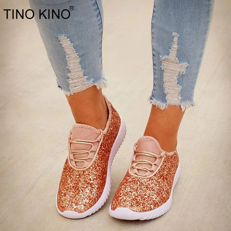 Tino Kino/женские кроссовки на шнуровке; блестящие осенние вулканизированные женские туфли на плоской подошве; шикарная повседневная женская модная обувь на платформе; обувь золотистого цвета размера плюс
