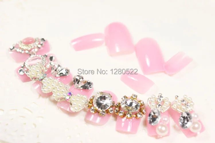 

24pcs/set Cute Pink Fake Nails Pearl Diamond Bow Finger False Nails Tips Unhas Posticas Girl Wedding Bride Nail Display