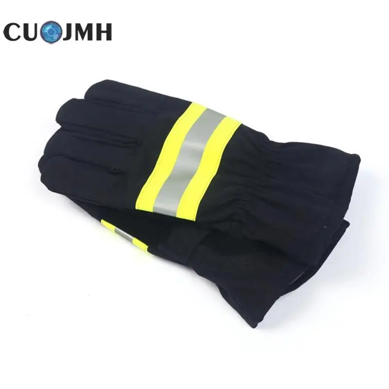

1 Pair Thickening Type Fire Protection Gloves Inflaming Retarding Fireproof And Heat Insulation Waterproof Breathable Gloves