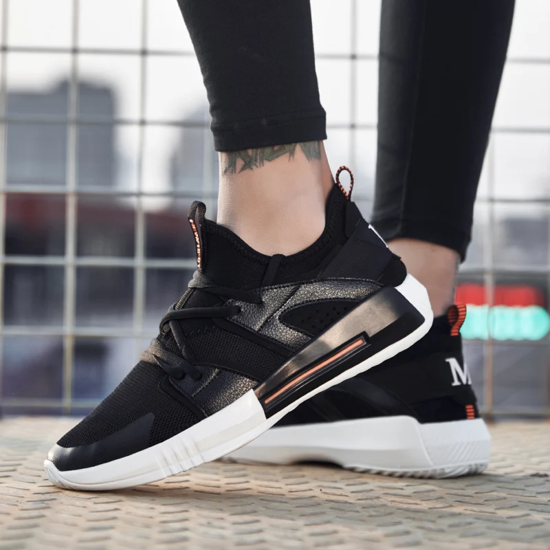 

2018 Super Cool breathable running shoes men sneakers NEW outdoor sport shoes men Professional Training shoes men