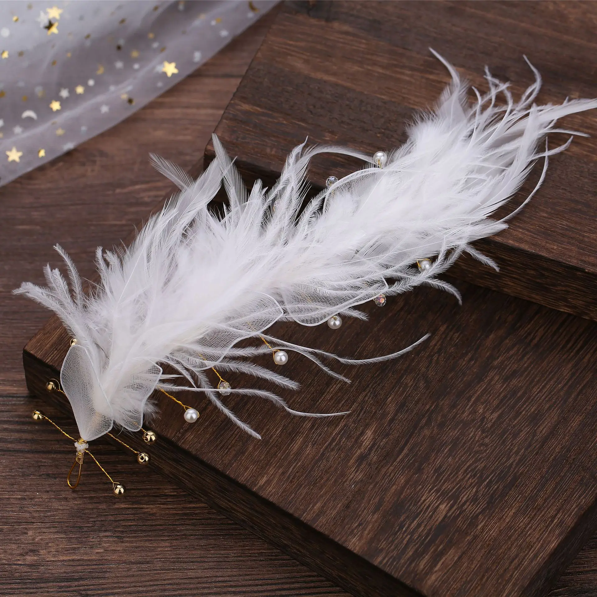 

Europe and America Korean bride's wedding style white feathers trim the girls'stage of cross-border feather bridal hair jewelry