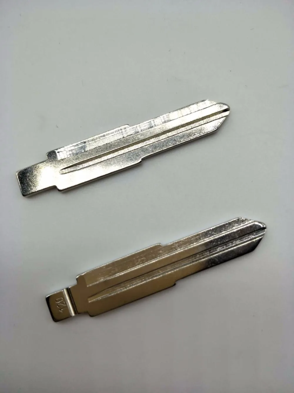 

10Pcs/lot Best Universal Remotes Key Flip Blade NO.120 HYN10 for Hyndai
