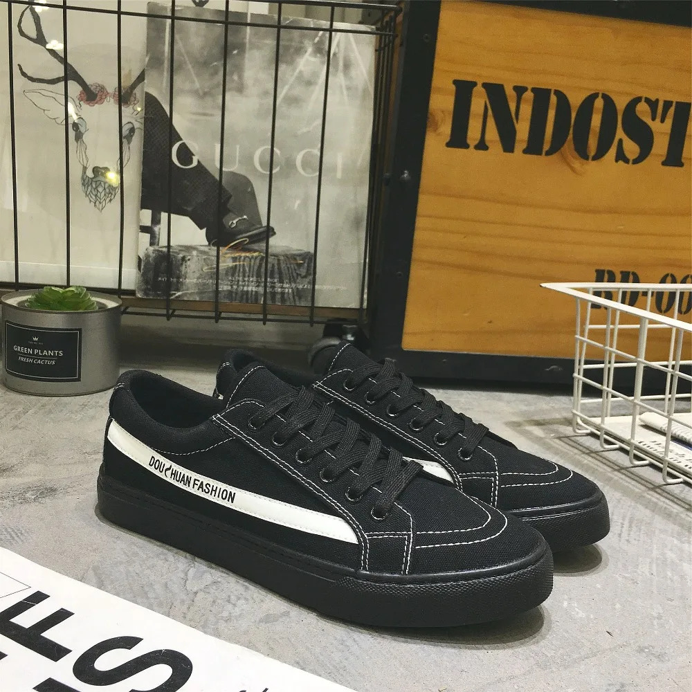

2019 Fashion Casual Shoes For Men Tennis Cavas Shoes Flat Lightweight Ootdoor Skate Sneakers Runway Footwear New Trend M