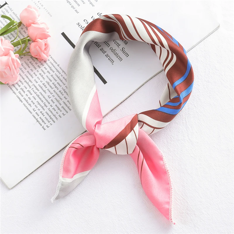 Маленький размер женский шарф с модным принтом шелковые шарфы квадратный шейный офисный атласный носовой платок бандана платок - Цвет: 62