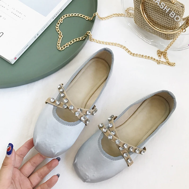 

Boussac Luxury Rhinestone Women Flats Shoes Elegant Silk Flats Shoes for Women Round Toe Crystal Party Shoes SWA0105