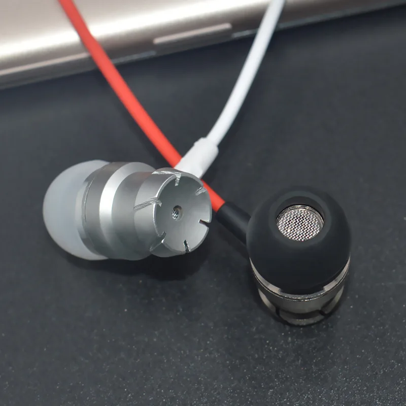 Fashion-Metal-In-Ear-Earphones-Turbo-Bass-Wired-in-ear-3-5mm-Wired-Headset-Earphone-with