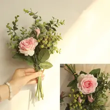 Ручной работы эвкалипта+ розы+ ягоды искусственный цветок комплект для дома свадебное украшение поддельные Свадебные цветы Флорес