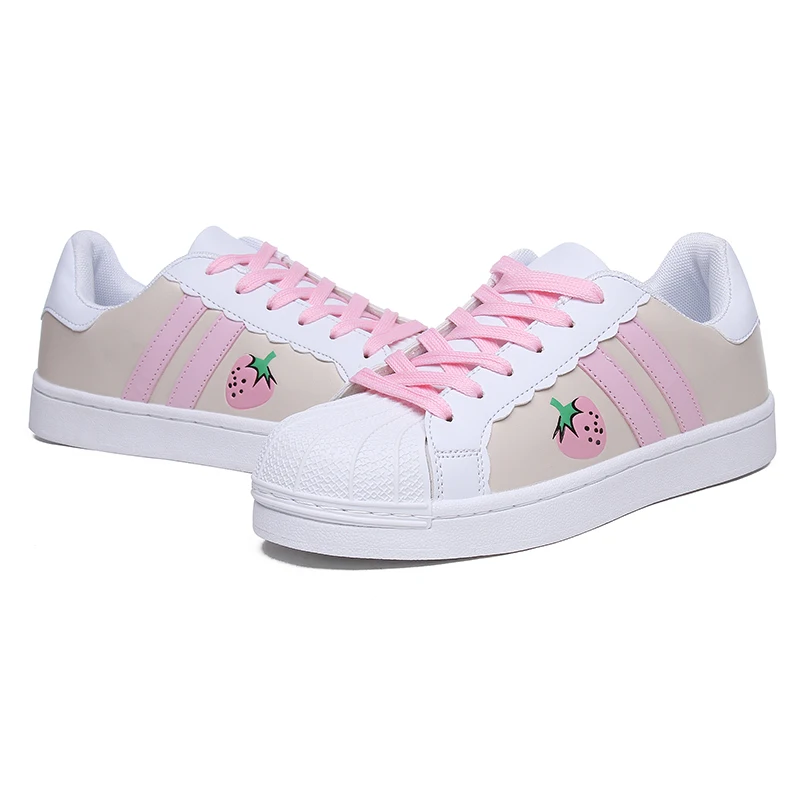Женская милая повседневная обувь на плоской подошве с клубничным принтом; кроссовки на шнуровке с закрытым носком; повседневная обувь для девочек; цвет белый, розовый, зеленый, фиолетовый; A52