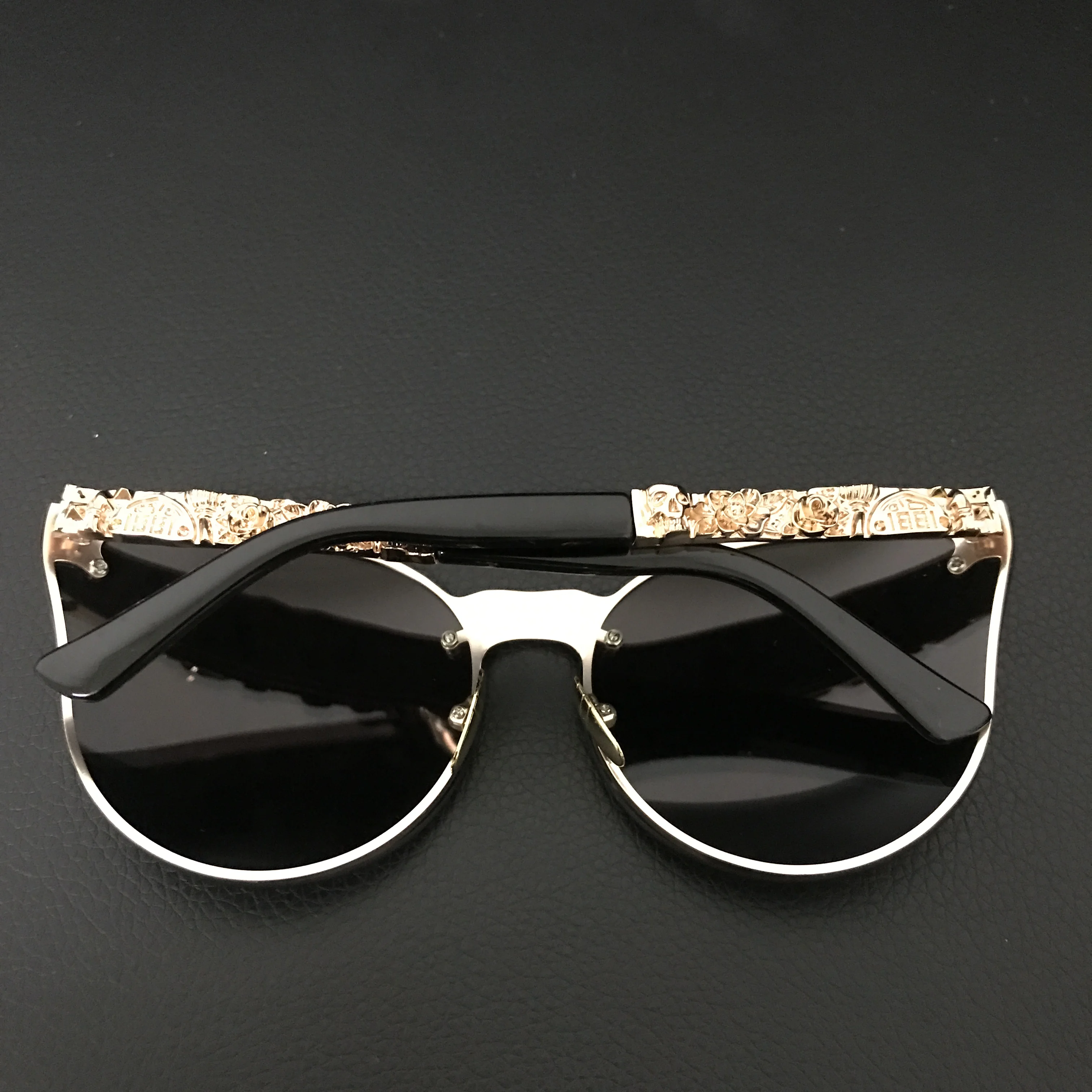 Frame sunglasses. Frame sunglasses. Очки солнцезащитные бескаркасные производство корея. Очки со сплошным стеклом солнцезащитные. Очки том браун.