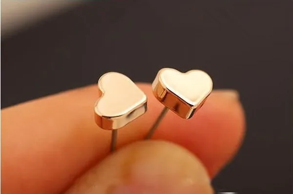 S033 Tiny Heart Studs Earrings Simple Love Heart Stud Earrings Cute Small Geometric Stud Earrings for Women Jewelry
