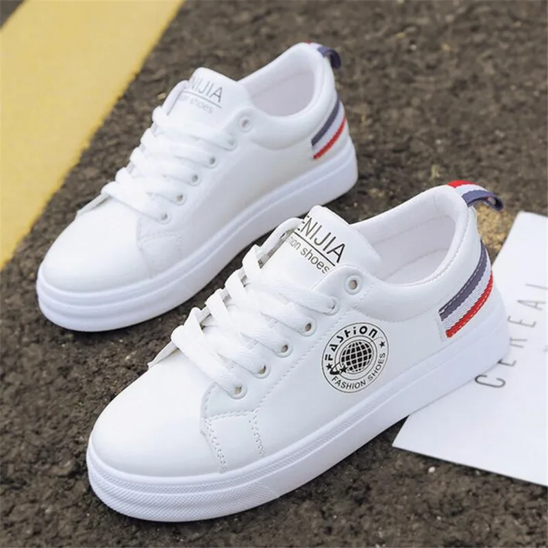 

2018 new students wild women's shoes breathable spring and summer street beat flat casual shoes small white shoes women