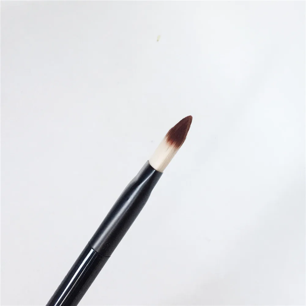 NYX 07 FOUNDATION BRUSH _ 4