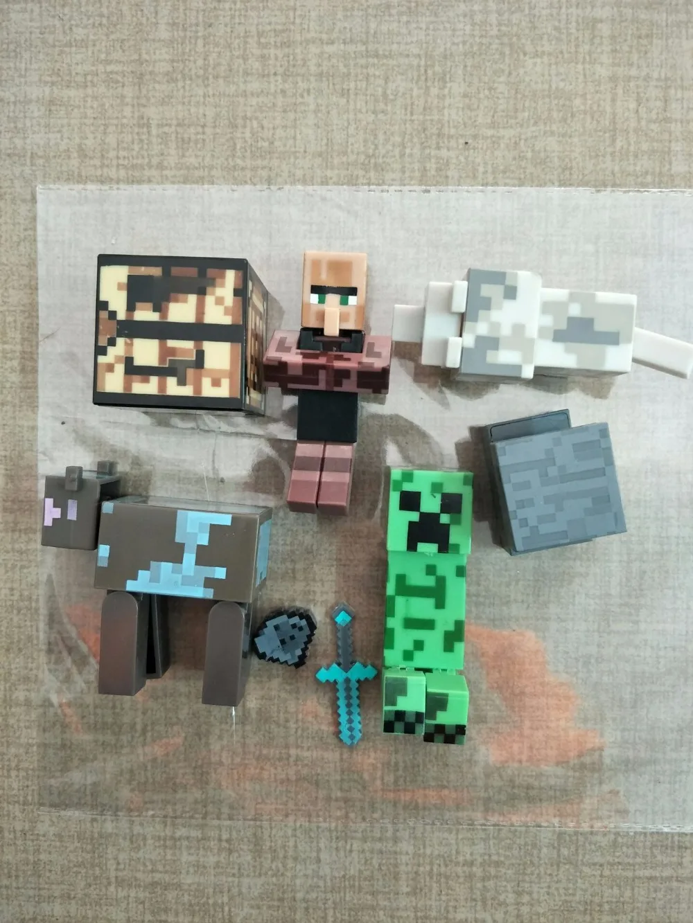 

Minecrafted blocks Steve Alex Zombie Enderman Reuben Skeleton Weapon Action Figures Toys for children building blocks