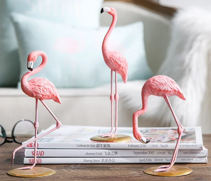 

Creative Gifts Desktop Flamingo Resin Ornaments Lovely Animal Bedroom Living Room Furnishings Articles With Three Styles L244