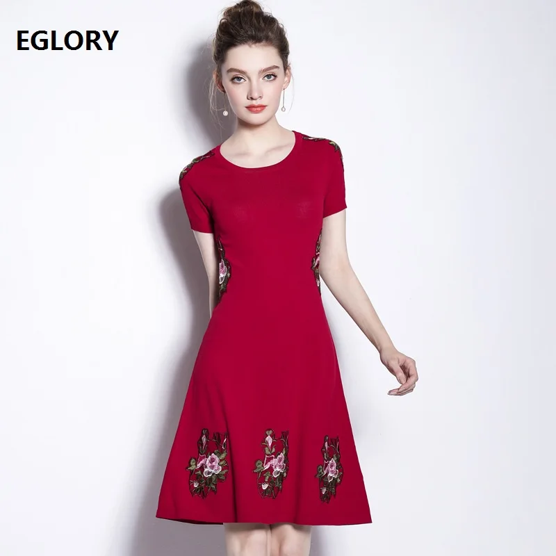 

High Quality New 2018 Spring Summer Runway Sweater Dress Women O-Neck Floral Embroidery Short Sleeve ALine Casual Knitted Dress