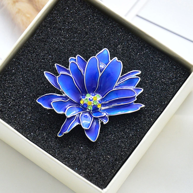 Flower Brooch for Women Chrysanthemum Brooch Enamel Pin Jewelry Clothes