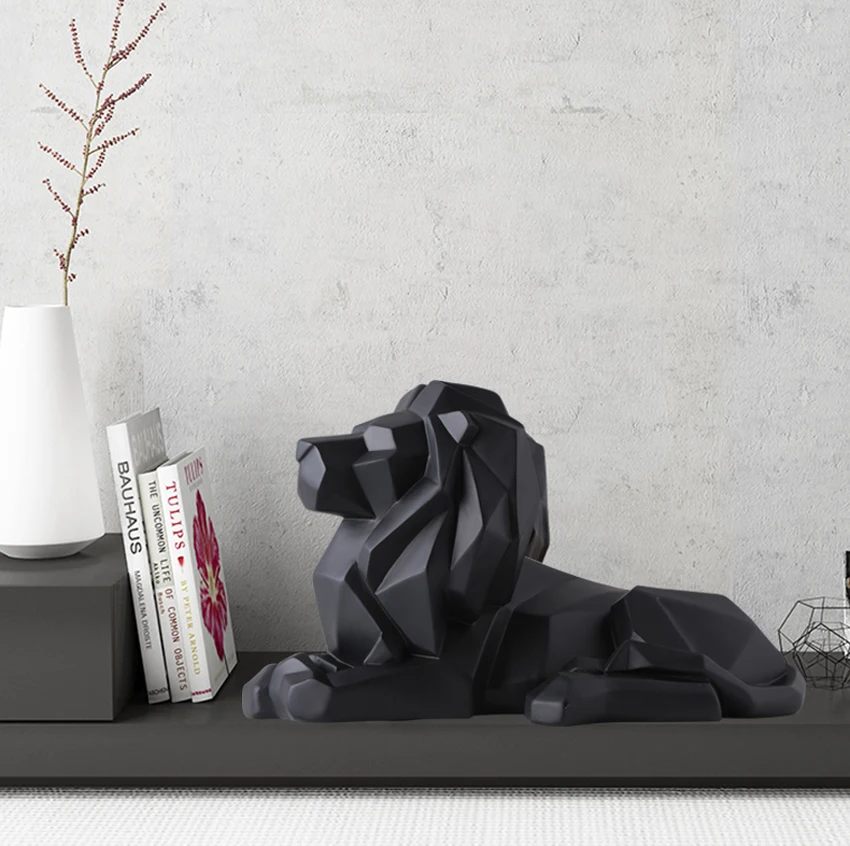 Nordic Lion Figurine Front View