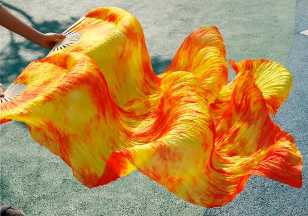 

2018 female high quality Chinese silk veils dance fans Pair of belly dancing fans cheap hot sale red yellow mix color