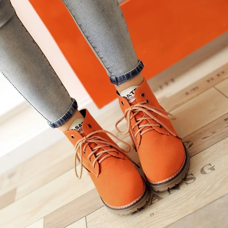 Ботинки martin на шнуровке; женские ботинки на квадратном каблуке; сезон осень-зима; женские ботильоны с круглым носком; цвет черный, оранжевый, армейский, зеленый, бежевый; A281
