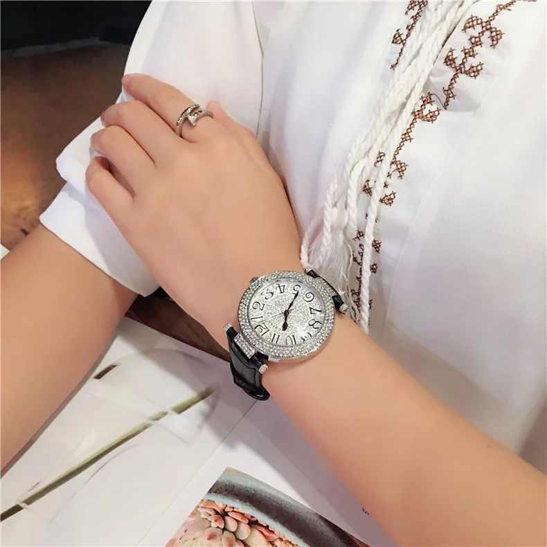 Новое поступление французские Популярные кварцевые часы для женщин, простые часы с бриллиантовым циркониевым циферблатом с черным ремешком, часы для студентов, подарок