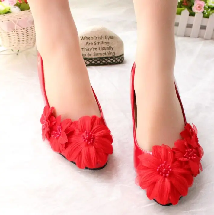 Красные вечерние туфли средней высоты для женщин и девушек; милое платье для выпускного вечера с цветами ручной работы; Цвет Красный; большие размеры