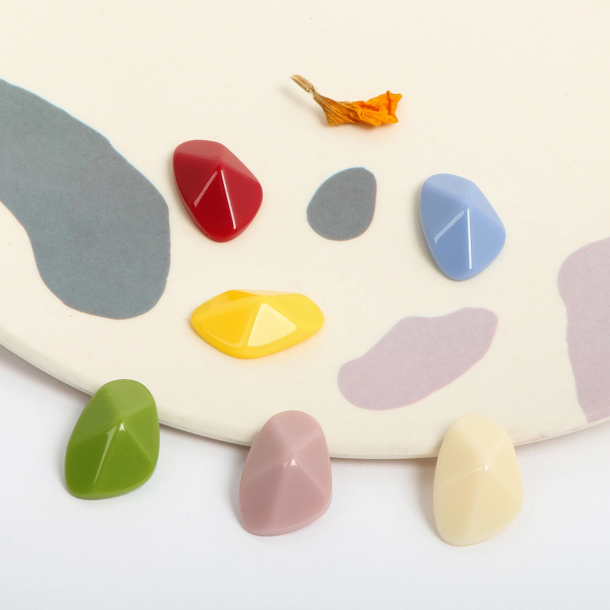 

50pcs/lot color printing geometry Irregular triangle shape resin flatback beads diy jewelry earring/garment accessory