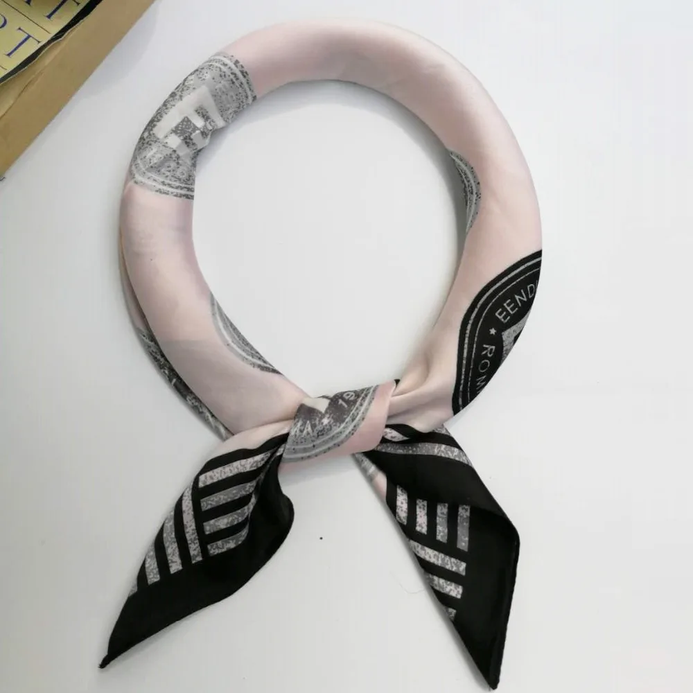 How to choose a scarf women over 60 How to choose a scarf women over 60