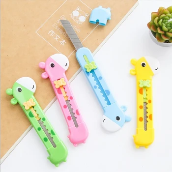 

4Pcs/Lot Cute Giraffe Utility Knife Paper Cutter Cutting Paper Razor Office Stationery Escolar Papelaria School Supply E2070
