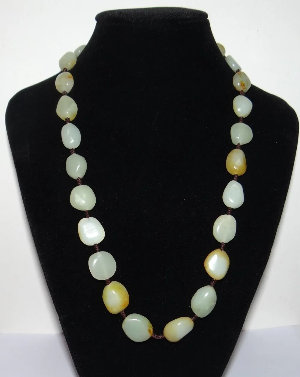 

xiuli 001691 China Nature Nephrite Hetian Jade Yellow Skin Large Pearls Necklace Pendant