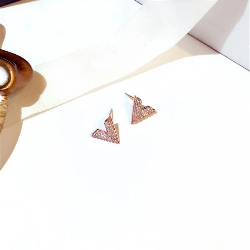 HTB1AFu8J7SWBuNjSszdq6zeSpXae