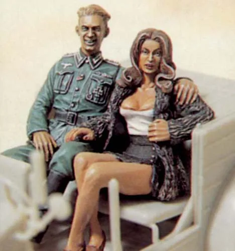 

1:35 German officer with lady two figure set