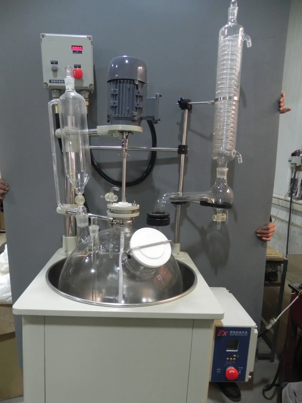 Реактор стеклянный однослойный с вакуумным портом 50 л|Лабораторные термостатные