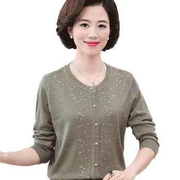 

2020 mothers wear autumn coat coats, 50-60 year old yards, loose fitting middle-aged and old sweaters, cardigan and cardigan.