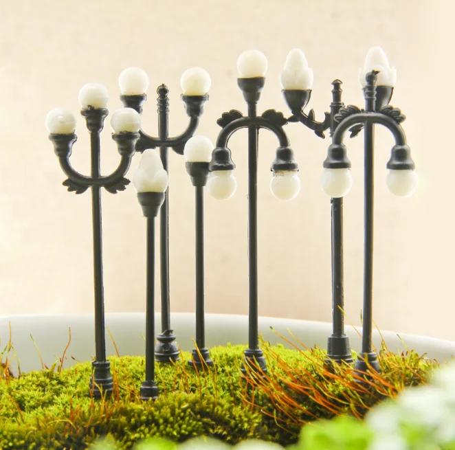 

1Pcs/set Mini Cute Micro landscape decoration lamp model ornaments creative ornaments RC scene props simulation Sim City street