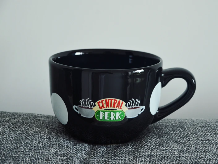 

Friends tv show Warner bros central perk big black mug cup