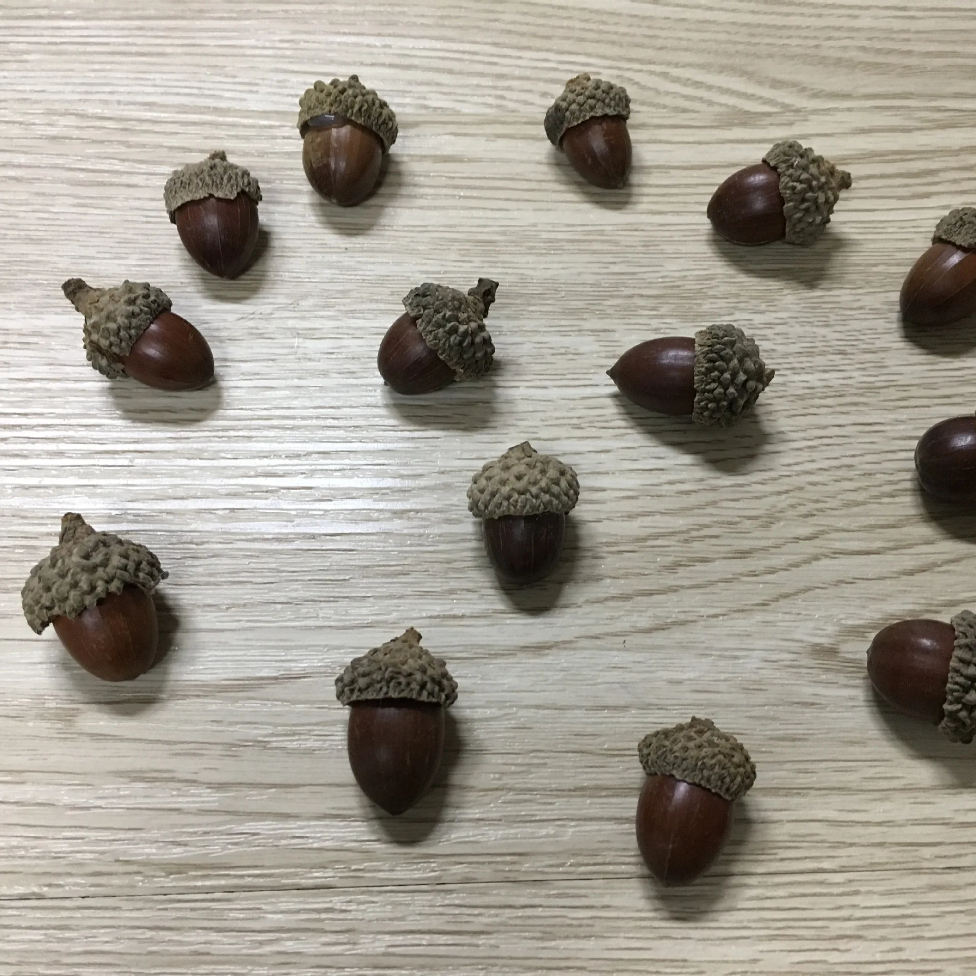 

21 Pieces Extremely Realistic Brown Fall Harvest Artificial Acorns Fake Foam Fruit Home Wedding Christmas Tree Decoration Diy