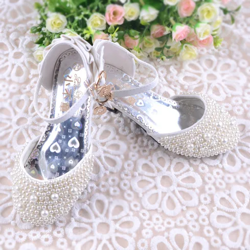 Г., летние свадебные туфли с цветочным узором для девочек босоножки принцессы на высоком каблуке, украшенные жемчужинами детские милые тонкие туфли для танцев - Цвет: white