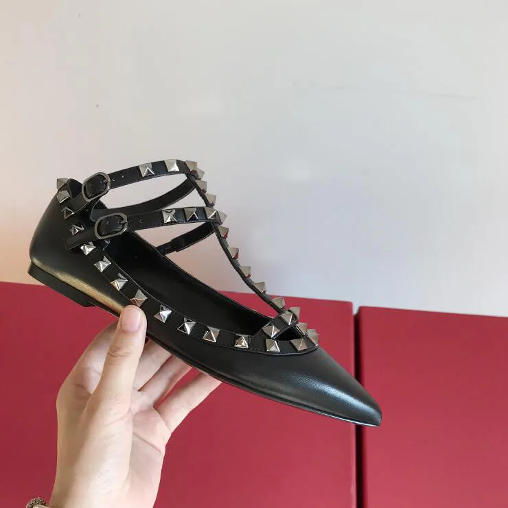 

2019 summer new V home rivets pointed flat 2 stripes flat patent leather pointed women sandals with box EU size 34-43