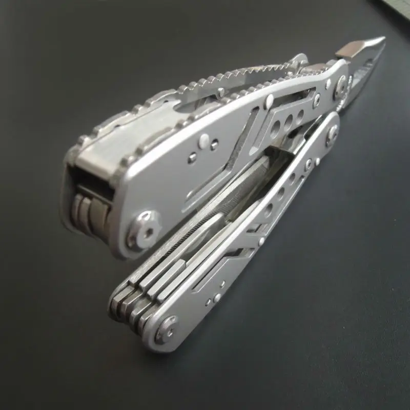Multifunction-Pliers-with-Screwdriver-kit-Pocket-Multi-Hand-Tools-Hunting-Portable-Outdoor-Crimping-Survival-Knife-Cutting (5)