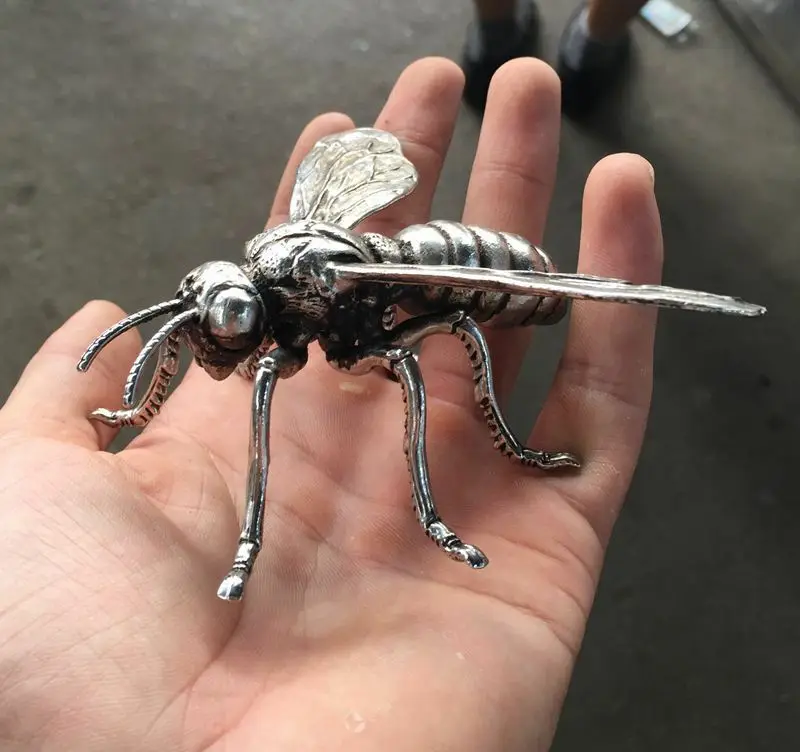 

China Delicate Hand sculpture Miao silver honeybee statue Bees