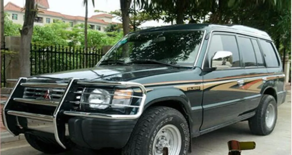 OEM:MR15687 Серебристая хромированная дверная ручка для Mitsubishi Pajero V31 V32 V33 V43 V44 V45 V46 1991