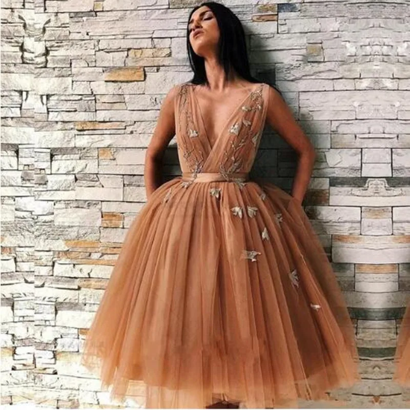 特販格安 シャンパンレースアップリケショートホームカミングパーティードレスファッションの V ネックパーティー膝丈卒業フォーマルドレス 衝撃特価 Ousewashes Org Uk