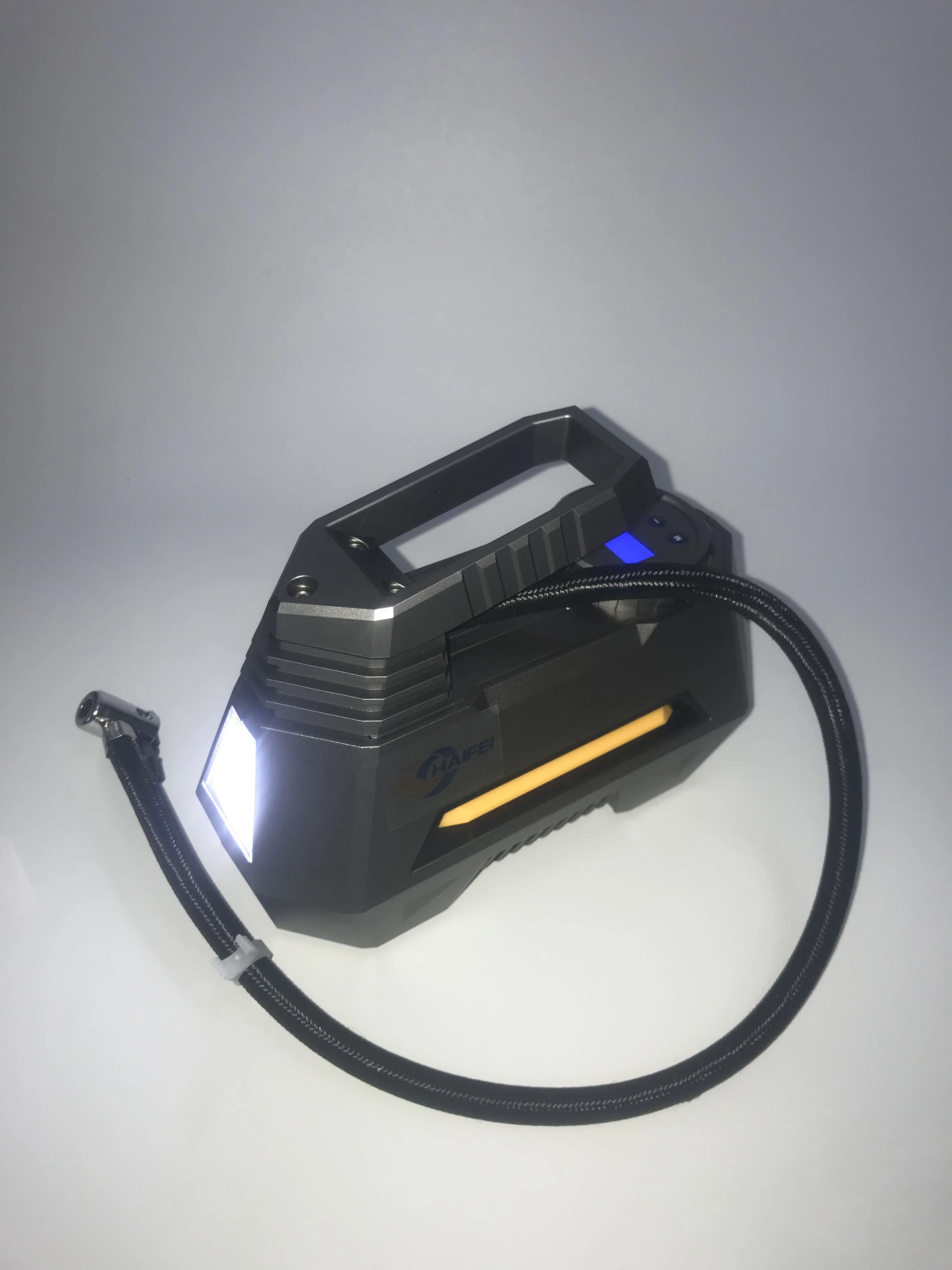 CARAYMIN Высокая мощность цифровой дисплей беспроводной воздушный насос с светодиодный фонарик, воздушный компрессор используется для автомобильных шин мячи надувные
