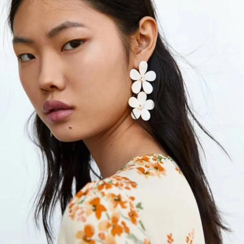 

new female Plastic flower long pearl Stud earrings Exquisite jewelry fashion woman earrings 2019 fine jewelry accessories CE1107