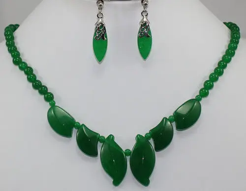 

FREE SHIPPING>>@> 2 choices wholesale Exquisite light green/Green Jade 18kgp Necklace Earring Set Natural jewelry